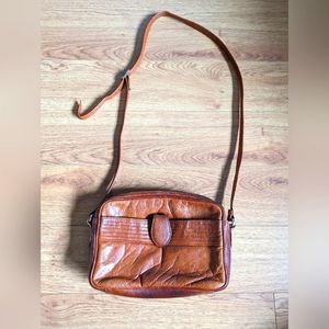 Vintage brown leather crossbody bag